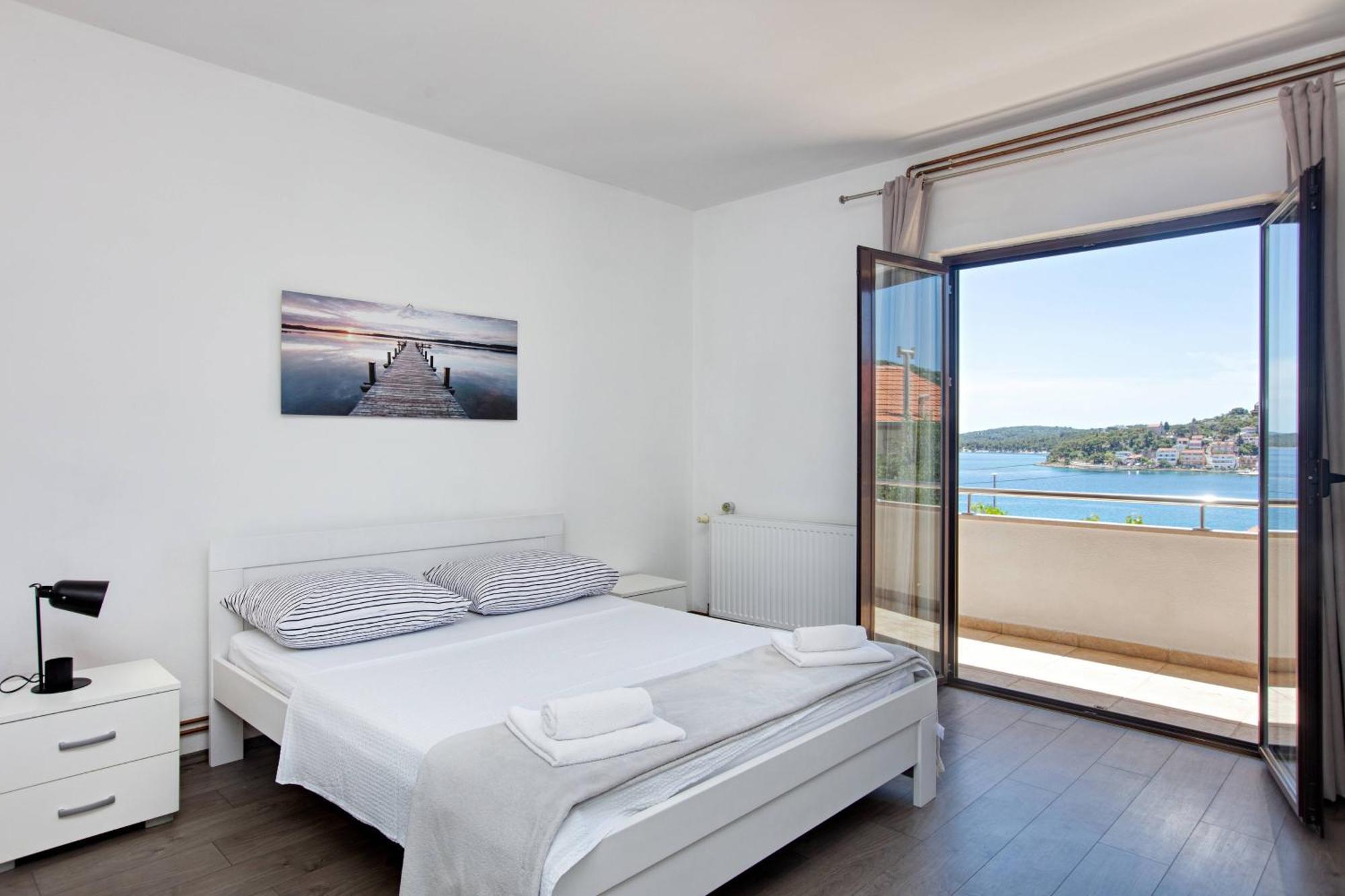 Apartments By The Sea Tisno, Murter - 812 Ngoại thất bức ảnh